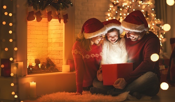 「サンタさん」いつまで信じてた? 親目線でクリスマスに備えよう!のアイキャッチ