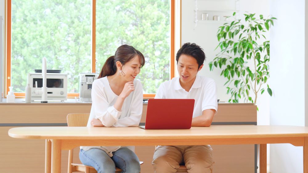 お盆休みをどう過ごす?帰省せずに家族団らんできるオンラインサービスのアイキャッチ